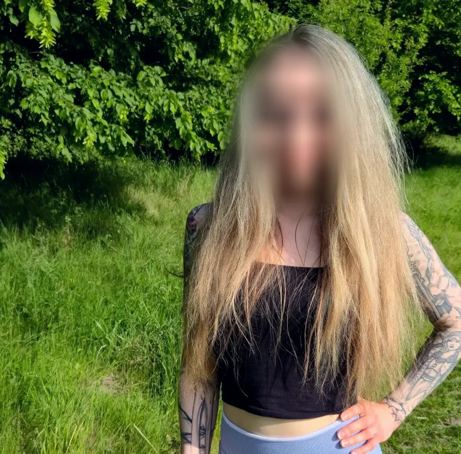 Amina, 27
