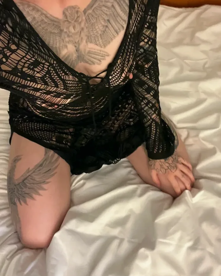 Caroline, 36