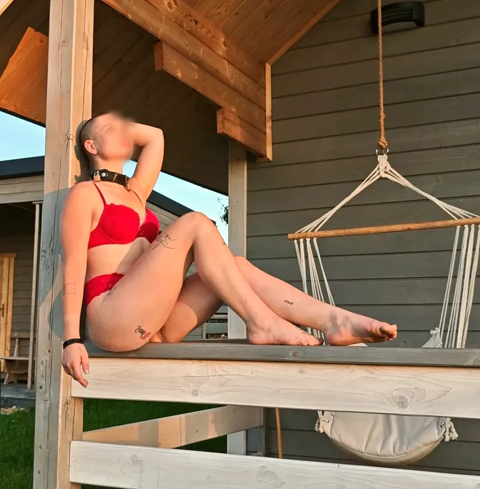 Caroline, 21