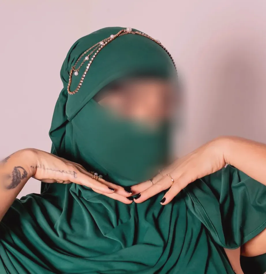 Esther, 37