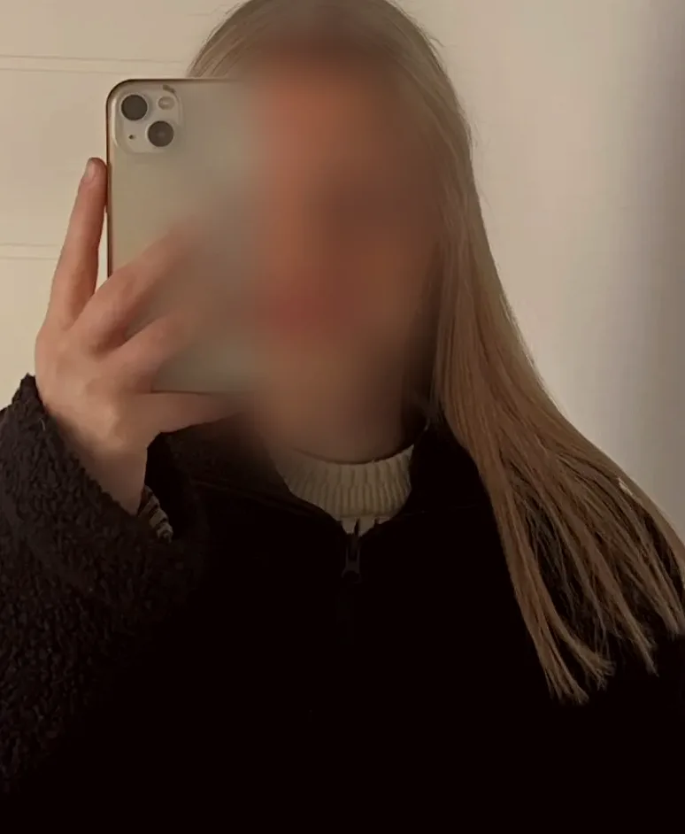 Laura, 26