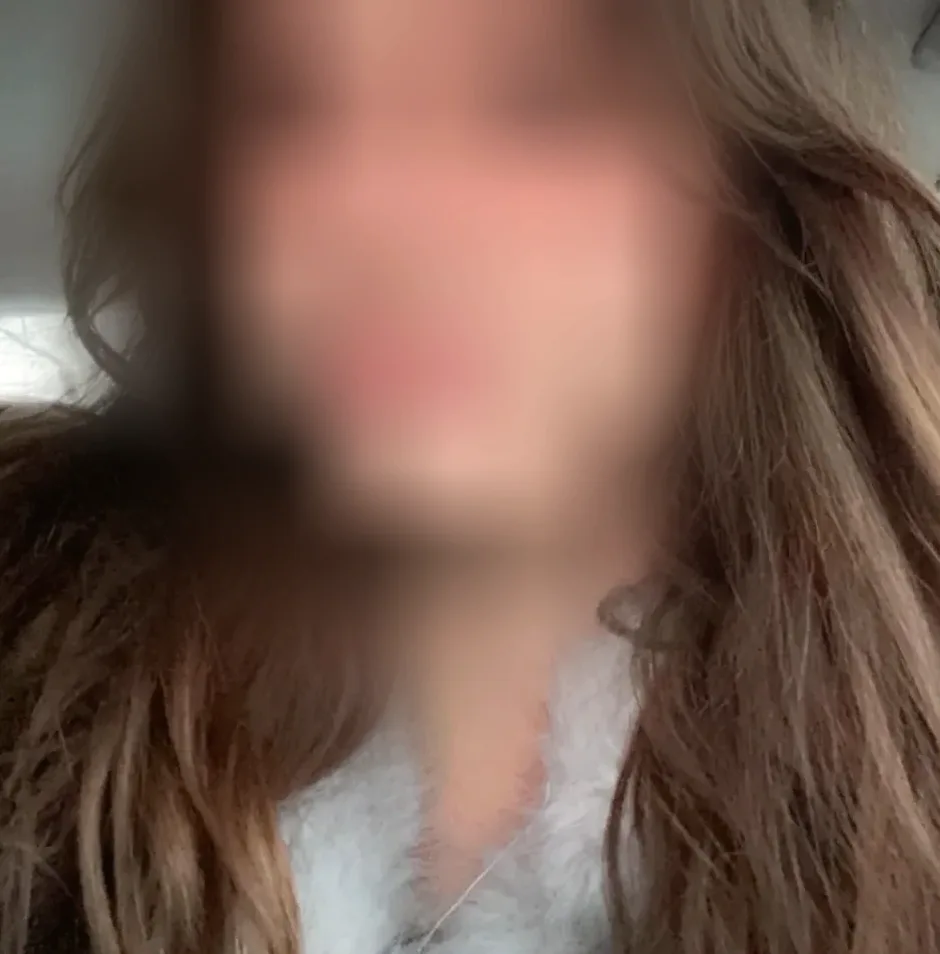 Nicoline, 23