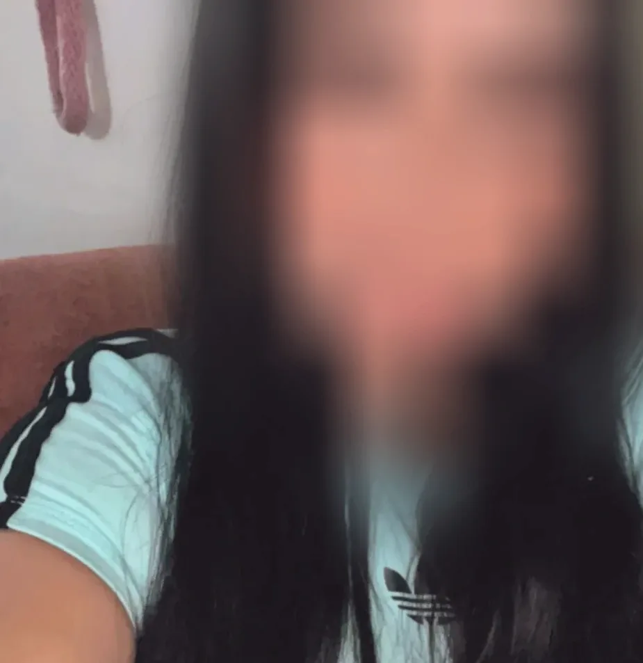 Tina, 25