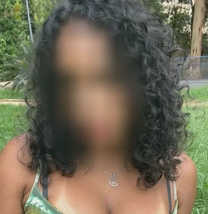 Winnie, 24